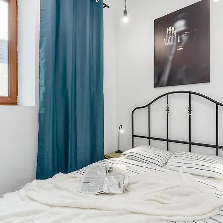 Chill Kopernik Center *